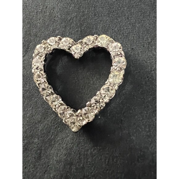 Vintage Open Heart Love Pendant Crystal Clear Stones Silvertone Unmarked - Picture 11 of 13